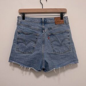 Levi’s Premium Ribcage Cut Off Button Fly Blue Jean Classic Wash Shorts Size 29